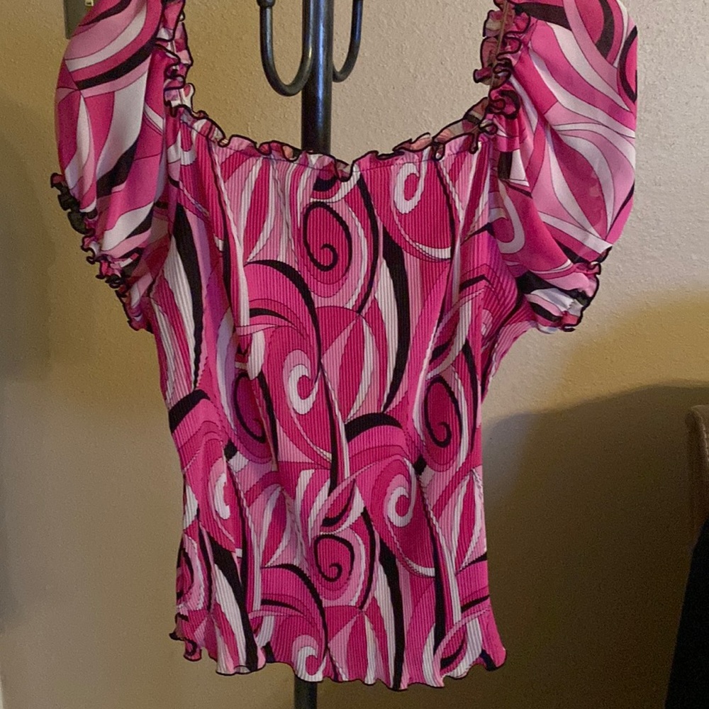 Beautiful size large shirt.  In great condition.  Selling since I lost weight.